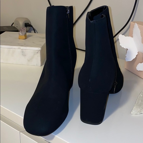 Black booties - Picture 2 of 3